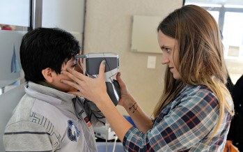 Profesionales de la Fundación Zambrano realizaron controles oculares a alumnos de escuelas primarias