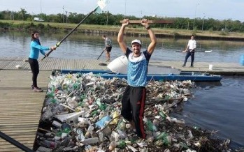 Se sacan entre 120 y 180 toneladas de basura diarias de la Pista Nacional de Remo