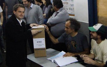 Campbell emitió su voto en el Colegio San José