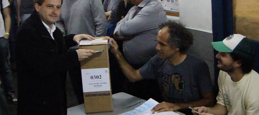 Campbell emitió su voto en el Colegio San José