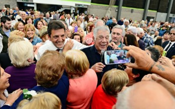 Sergio Massa celebró el Día del Jubilado en el Polideportivo 1