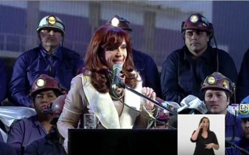 Por videoconferencia Cristina presentó una nueva línea de producción de chicles Beldent