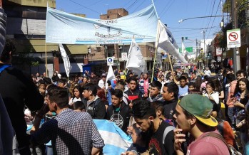 Comunicado de los Centros de Estudiantes ante la movilización y destrozos en la cartelería del túnel de Avellaneda