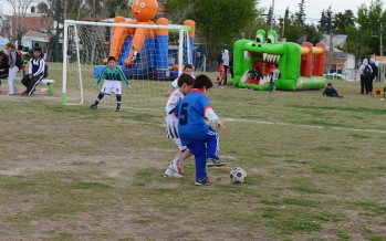 La Liga Municipal de Fútbol Infantil celebró el Día de la Familia en el Poli 2