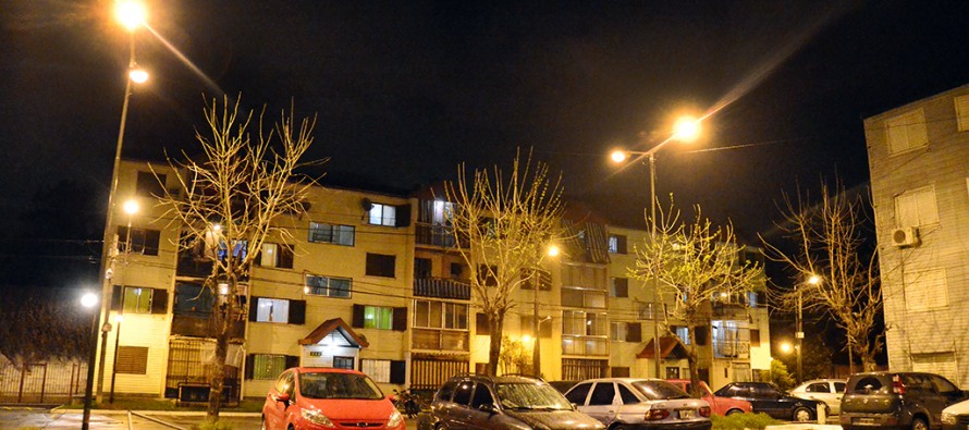 Nuevas luminarias en el barrio Mil Viviendas