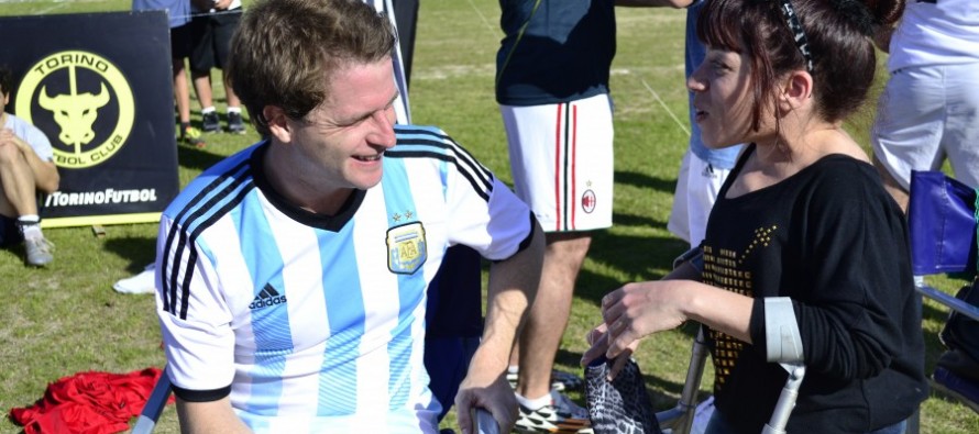 Alex Campbell participó del evento “Todos contra el Síndrome de Proteus”