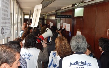 Escrache en Tribunales de San Isidro al juez Aquino