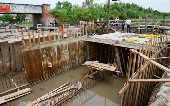 Avanza una obra hidráulica en Ruta Nº 202, cerca del “Puente Negro”
