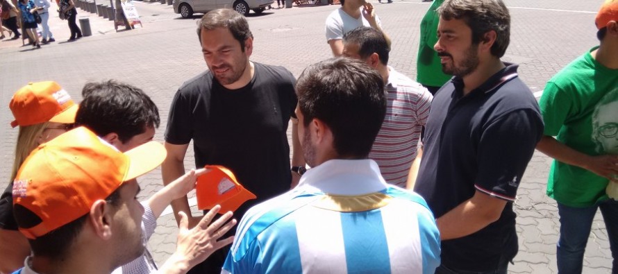El Frente para la Victoria recorre la ciudad con las propuestas de Daniel Scioli