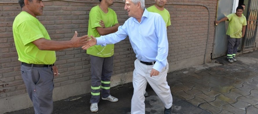 Los trabajadores municipales cobrarán un bono navideño de mil pesos