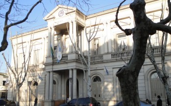 El municipio anunció que pagará sueldos y aguinaldos con un aumento entre el 20 y 25%