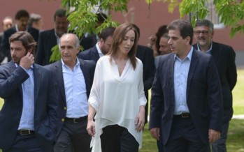 Vidal prepara una reunión con los 135 intendentes bonaerenses