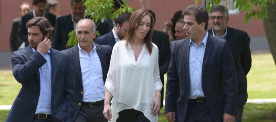 Vidal prepara una reunión con los 135 intendentes bonaerenses