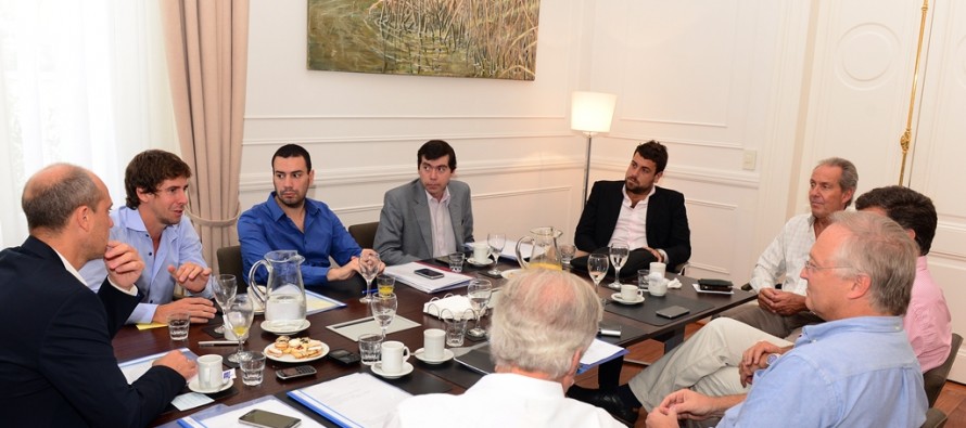 Reunión de autoridades municipales con funcionarios del gobierno nacional y de la empresa AySA