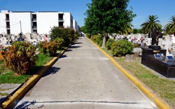 Bacheo, tomado de juntas y mejoras de veredas en el Cementerio Municipal