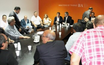 Tensa calma: el gobierno provincial se reunió con intendentes y sindicatos por la ley de paritarias municipales