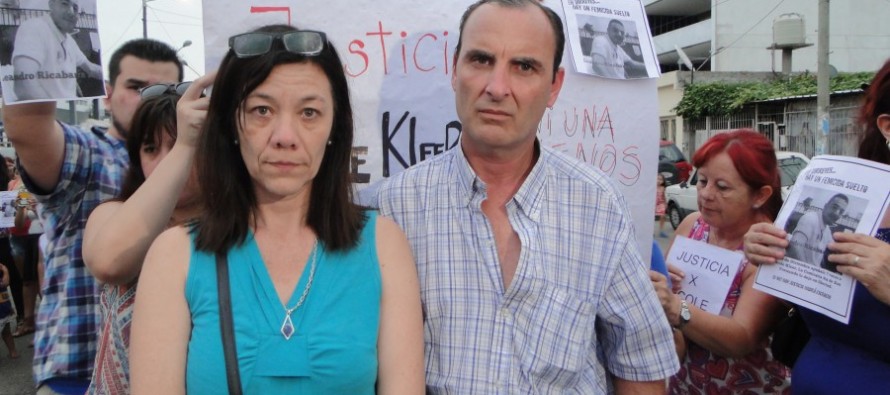 Familiares, amigos y vecinos pidieron justicia por Nicole