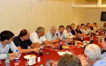 Luis Andreotti participó de la reunión del Frente Renovador donde acordaron aprobar el presupuesto provincial