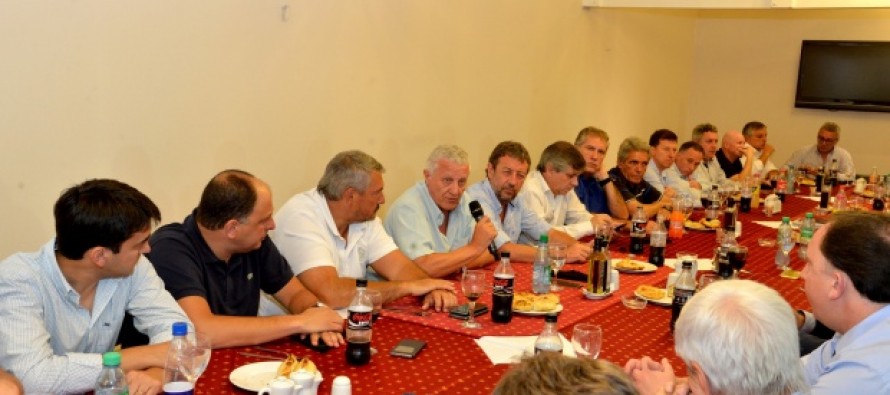 Luis Andreotti participó de la reunión del Frente Renovador donde acordaron aprobar el presupuesto provincial