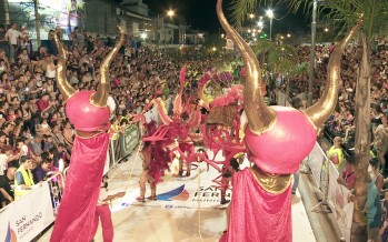 Primera noche del Gran Corso Familia 2016 en avenida Avellaneda