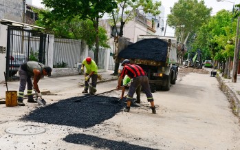 Trabajos de pavimentación sobre la calle Belgrano entre Alsina y Necochea