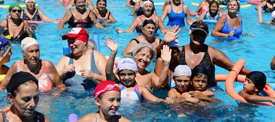 Colonia de la Tercera Edad: Abuelos y nietos compartieron una jornada en el Poli 3