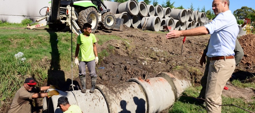 Entuban un zanjón en Villa Jardín para crear un nuevo paseo aeróbico