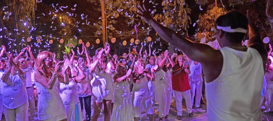 Cerró la Colonia de Tercera Edad con un “Baile de blanco” en el Poli 3