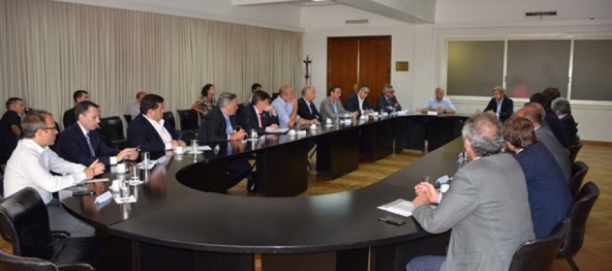 Intendentes bonaerenses trasladaron a Nación la preocupación por el fuerte aumento en la luz