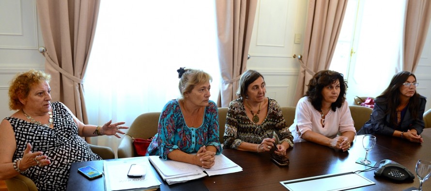 El Consejo Escolar pidió a Provincia que resuelva la paritaria del personal no docente