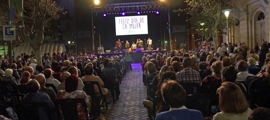 Se conmemoró el Día de la mujer en Plaza Mitre