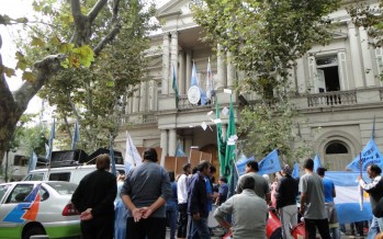 Municipales reclamaron mejoras en las condiciones laborales