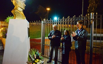 Homenaje a los veteranos y caídos de la Guerra de Malvinas en la plazoleta de Ex Combatientes