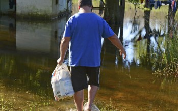 Asisten a las familias isleñas afectadas por la sudestada