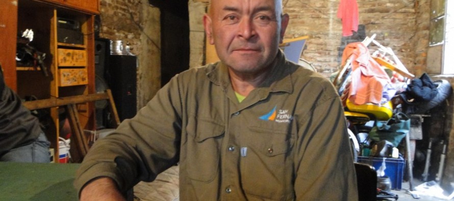 Habló el trabajador que se encadenó en el municipio: “Quiero volver a mi corralón”