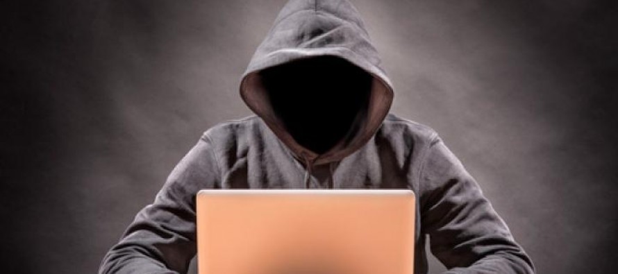 Condenaron a un policía detenido en Virreyes por acosar a una menor por Internet, pero no irá preso