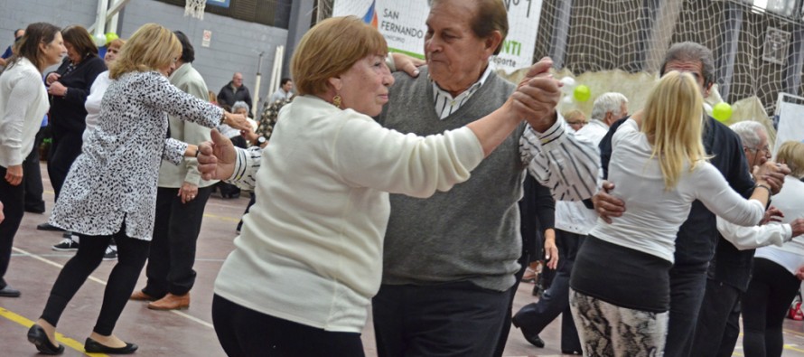La Tercera Edad participó de un baile en el Poli 1