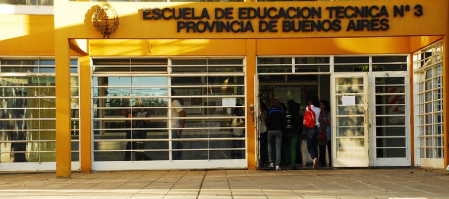 Entregan más de un millón de pesos a escuelas técnicas bonaerenses para equipamiento
