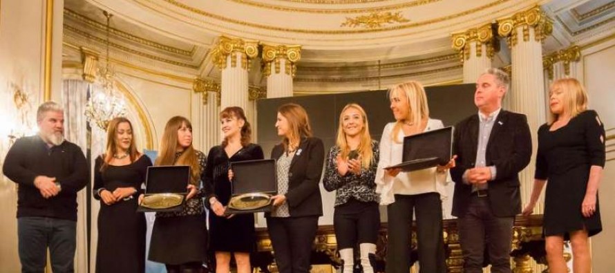 La Pantera Farías fue distinguida por la Legislatura porteña y la Unión de Periodistas de Boxeo