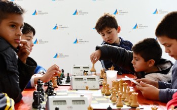 Encuentro de ajedrez con alumnos de Villa Ballester en el Poli N°3