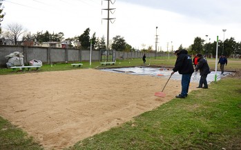 En las instalaciones del Poli N°1 se construye la primera cancha de beach vóley