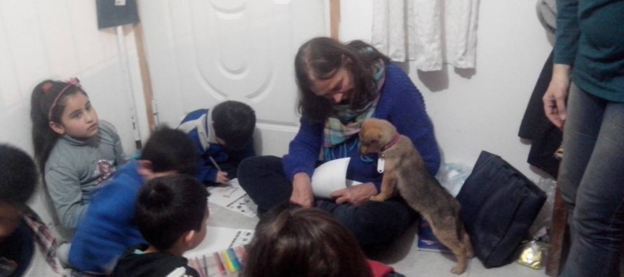 En el barrio Crisol se realizó una charla para chicos sobre el cuidado responsable de animales