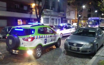 En pleno centro de Victoria se vivió una situación violenta protagonizada por policías locales