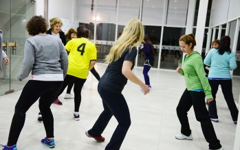 Clases de “Sumbaile” en el Polideportivo N°3