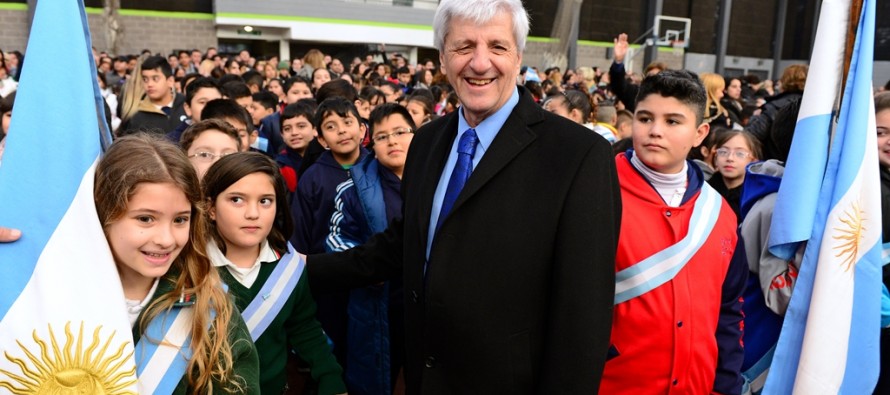 Los alumnos de 4to grado juraron a la bandera en el Poli N°1