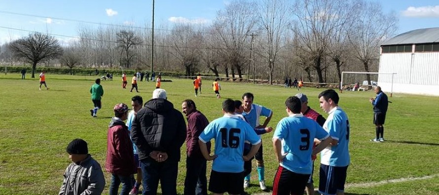 Con equipos femenino e infantil se inició el Campeonato de Fútbol Interisleño
