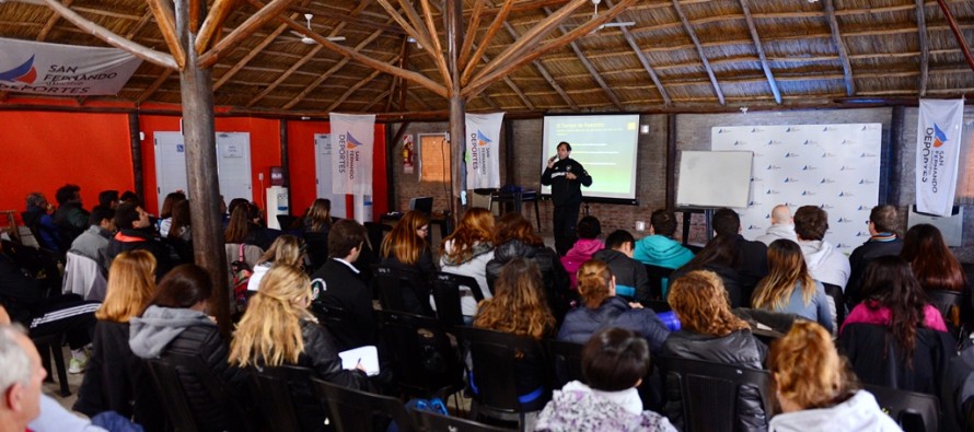 Capacitación para profesores de educación física en el Poli 3