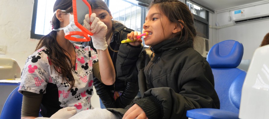 Los niños de las murgas se realizan controles odontológicos