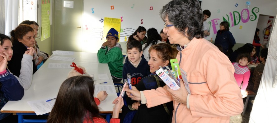 Charlas y controles odontológicos en los CEIM