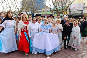 5 - Andreotti celebró el Bicentenario de la patria junto a muchísimos vecinos